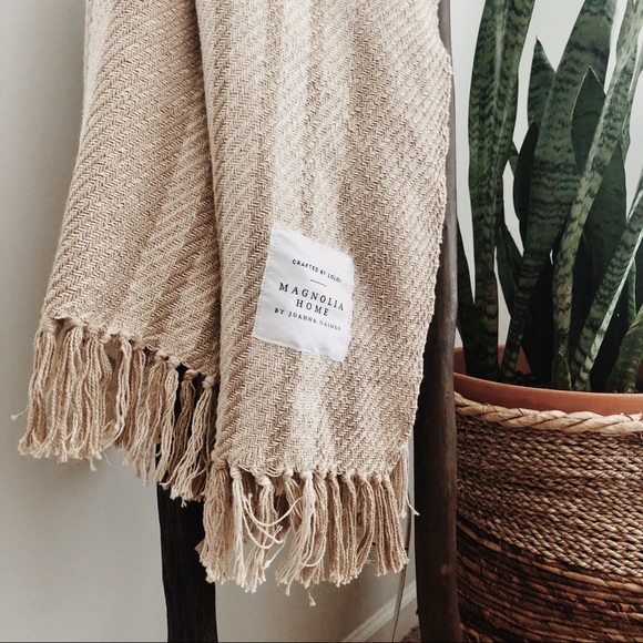 SOLD - Magnolia Home by Joana Gaines Throw - Picture 2 of 2